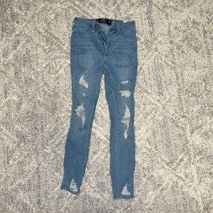 Light blue,stretchy jeans